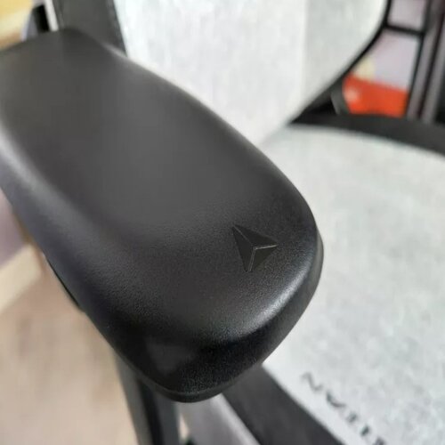 Secretlab Titan softweave armrest