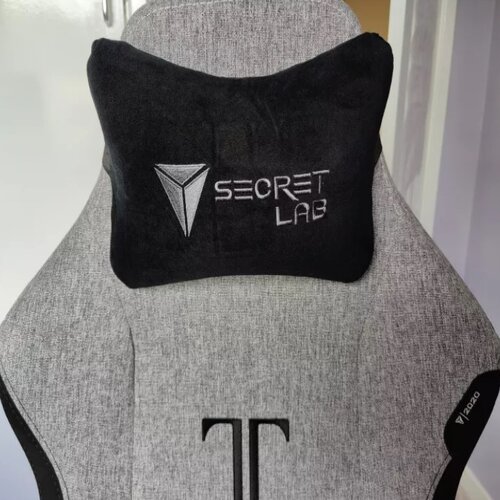 Secretlab head pillow